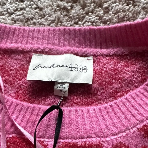 Stylish Pink Heart Pattern Crew Neck Sweater - Picture 2 of 4